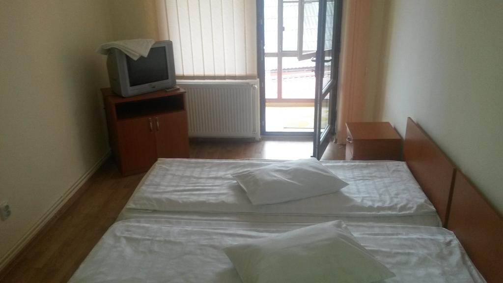 Pensiunea Adi Сепинца Номер фото